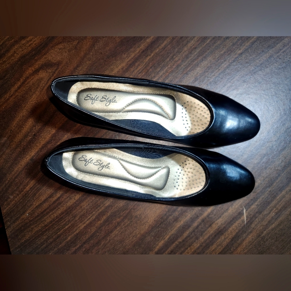 Soft Sytle black heels size 8